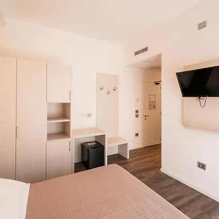 Piccadilly Hotel 3*